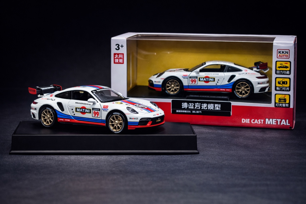 Porsche 911 GT3 RS Die-Cast Model